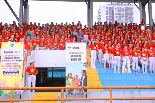 Vinamilk Sure đồng h&agrave;nh c&ugrave;ng người cao tuổi lan tỏa tinh thần sống vui, sống khỏe tại chương tr&igrave;nh. Ảnh: Vi Nam &nbsp;