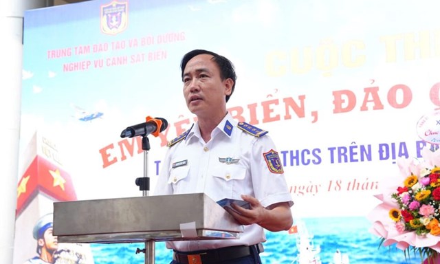 Đại t&aacute; Nguyễn Văn Tu&acirc;n, Ch&iacute;nh ủy Trung t&acirc;m Đ&agrave;o tạo v&agrave; Bồi dưỡng nghiệp vụ Cảnh s&aacute;t biển ph&aacute;t biểu khai mạc cuộc thi &nbsp;