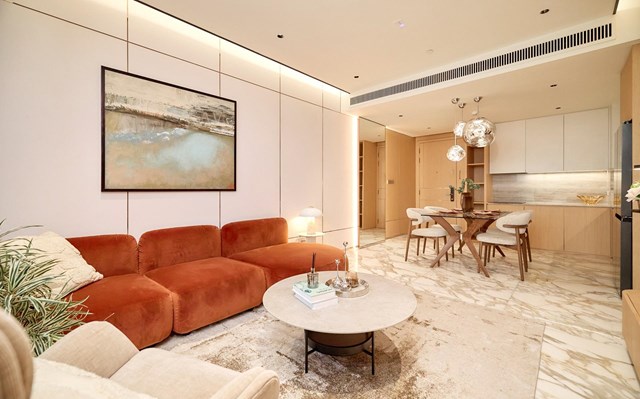 Nhiều kh&aacute;ch h&agrave;ng đ&atilde; &ldquo;xuống tiền&rdquo; ngay sau khi tham quan nh&agrave; mẫu Sun Feliza Suites. Ảnh: &Aacute;nh Dương &nbsp;