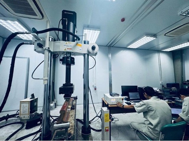 QUATEST 3 nâng cao năng lực thử nghiệm quy trình hàn ray phục vụ metro và đường sắt tốc độ cao - Ảnh 1