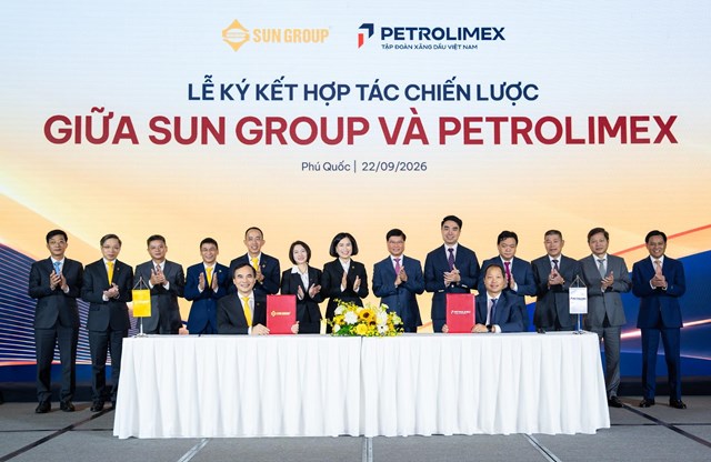 &Ocirc;ng Nguyễn Mạnh Qu&acirc;n &ndash; Ph&oacute; Tổng Gi&aacute;m đốc Tập đo&agrave;n Sun Group v&agrave; &ocirc;ng Nguyễn Quang Dũng &ndash; Ph&oacute; Tổng Gi&aacute;m đốc Petrolimex k&yacute; kết Thỏa thuận hợp t&aacute;c chiến lược giữa hai Tập đo&agrave;n &nbsp;