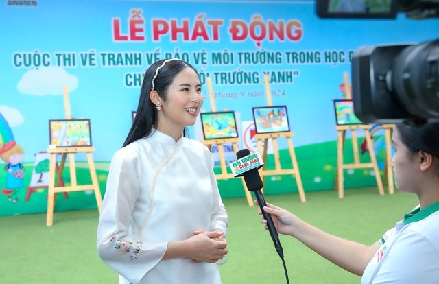 NTK - Hoa hậu Ngọc H&acirc;n chia sẻ tại Lễ ph&aacute;t động