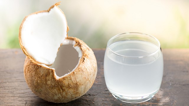 Đường qu&#225; ngưỡng, vi nhựa len lỏi: Mối nguy k&#233;p từ nước ngọt đ&#243;ng chai - Ảnh 3