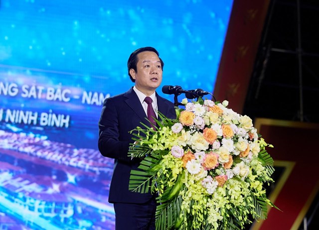 Chủ tịch UBND tỉnh Ninh B&igrave;nh Phạm Quang Ngọc ph&aacute;t biểu tại buổi lễ &nbsp;