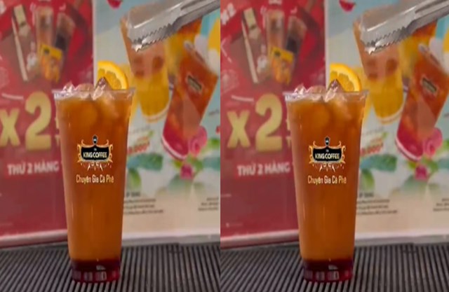 Americano Cam Dâu: Kết hợp cam ngọt dịu và dâu chua thanh, hòa quyện cùng cà phê mát lạnh.