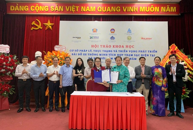 Viện Hỗ trợ Ph&aacute;p l&yacute; v&agrave; Bảo vệ M&ocirc;i trường k&yacute; kết hợp t&aacute;c với c&aacute;c doanh nghiệp, th&uacute;c đẩy chuyển đổi số, năng lượng t&aacute;i tạo v&agrave; ph&aacute;t triển hạ tầng xanh.&nbsp;