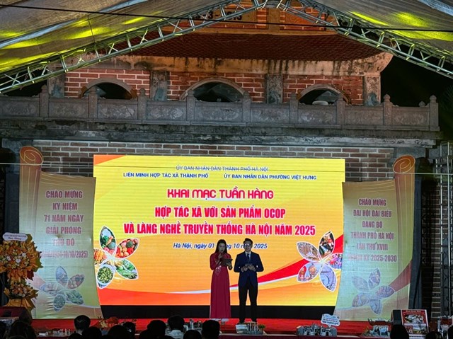 Tưng bừng khai mạc Tuần h&#224;ng Hợp t&#225;c x&#227; v&#224; sản phẩm OCOP H&#224; Nội 2025 - Ảnh 1