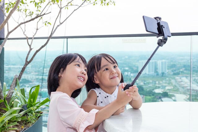 Mỗi học sinh đều c&oacute; thể trở th&agrave;nh một &ldquo;ph&oacute;ng vi&ecirc;n nhỏ&rdquo;, ghi lại những c&acirc;u chuyện về m&ocirc;i trường từ ch&iacute;nh g&oacute;c nh&igrave;n v&agrave; sự s&aacute;ng tạo của m&igrave;nh (Ảnh minh họa). &nbsp;