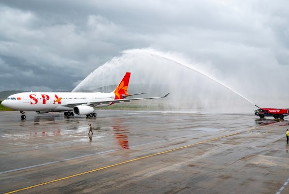 T&agrave;u bay Airbus A330 hạ c&aacute;nh tại Cảng HKQT Ph&uacute; Quốc &nbsp;