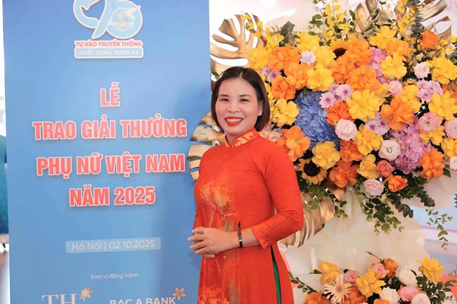 B&agrave; V&otilde; Thị Thu Hằng, Gi&aacute;m đốc Hợp t&aacute;c x&atilde; N&ocirc;ng sản dược liệu Thu Hằng. &nbsp;