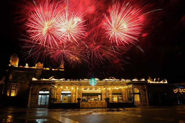 Starbucks tăng tốc mở rộng, li&#234;n tiếp khai trương cửa h&#224;ng mới tại Việt Nam - Ảnh 1
