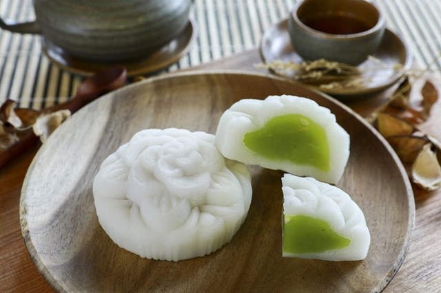 Cốm l&#234;n ng&#244;i: Từ qu&#224; thu H&#224; Nội đến cơn sốt F&amp;B hiện đại - Ảnh 2