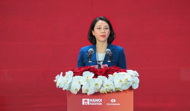 B&agrave; Vũ Thu H&agrave;, Ph&oacute; Chủ tịch UBND TP. H&agrave; Nội ph&aacute;t biểu tại buổi lễ.&nbsp;