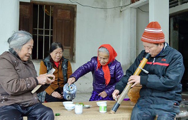 So với các quốc gia khác, phong tục uống chè của người Việt mang tính cộng đồng cao và giản dị hơn.