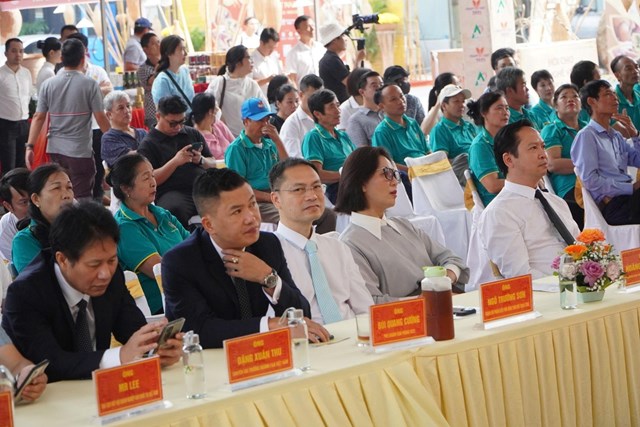 Hội chợ L&#224;ng nghề Việt Nam 2025: T&#244;n vinh b&#224;n tay Việt, khơi nguồn s&#225;ng tạo mới - Ảnh 5