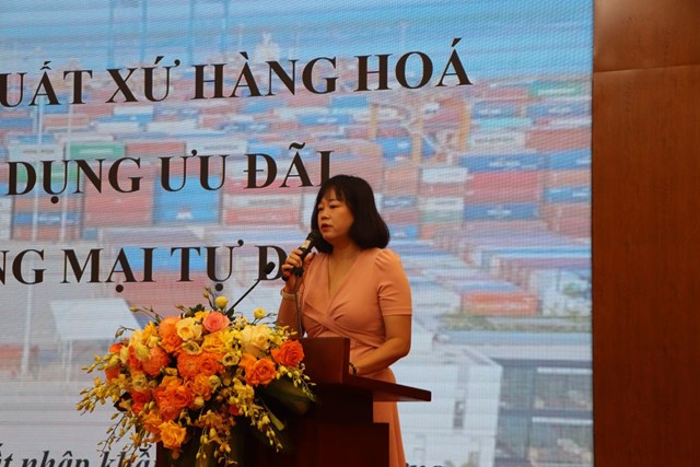 B&agrave; Trần Thanh B&igrave;nh khuyến nghị doanh nghiệp cần k&ecirc; khai th&ocirc;ng tin một c&aacute;ch minh bạhj v&agrave; r&otilde; r&agrave;ng. Ảnh: Ho&agrave;ng Nguyễn &nbsp;