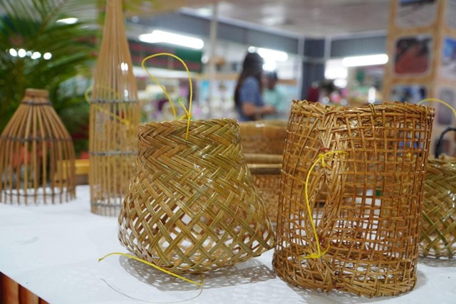 Hội chợ L&#224;ng nghề Việt Nam 2025: T&#244;n vinh b&#224;n tay Việt, khơi nguồn s&#225;ng tạo mới - Ảnh 7