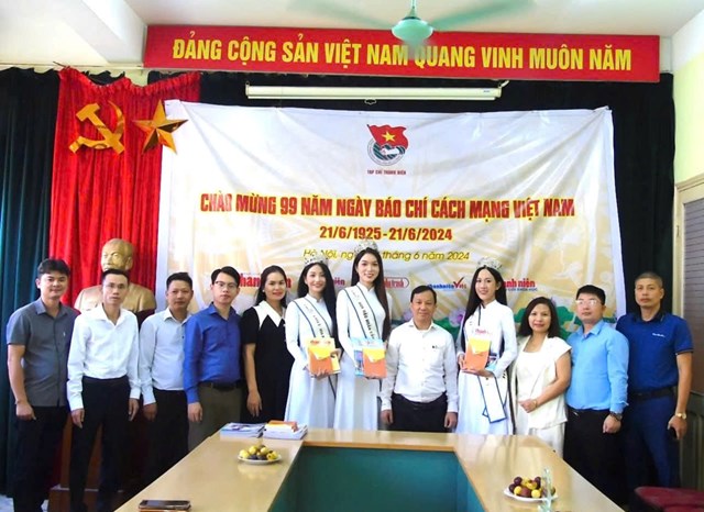 Tạp ch&iacute; Thanh ni&ecirc;n giao lưu c&ugrave;ng Hoa hậu ho&agrave;n cầu Việt Nam 2024