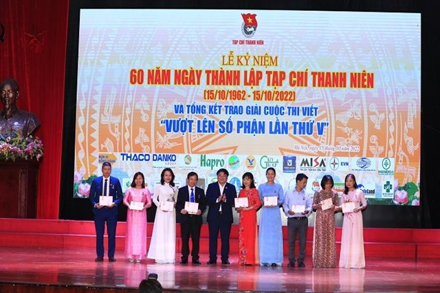 Tạp ch&#237; Thanh ni&#234;n kỷ niệm 60 năm ng&#224;y th&#224;nh lập v&#224; tổng kết trao giải cuộc thi viết &quot;Vượt l&#234;n số phận lần thứ V&quot; - Ảnh 2