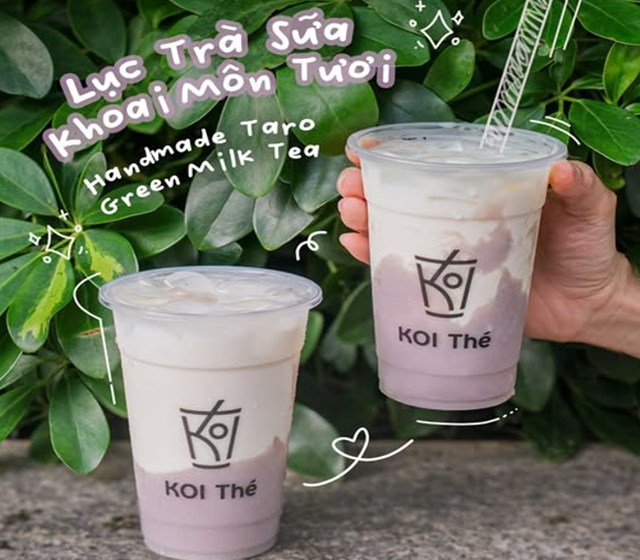 Lục Trà Sữa giữ nguyên vị quen thuộc, nhưng được nâng tầm với sốt khoai môn thủ công sánh mịn và viên khoai môn dẻo thơm.