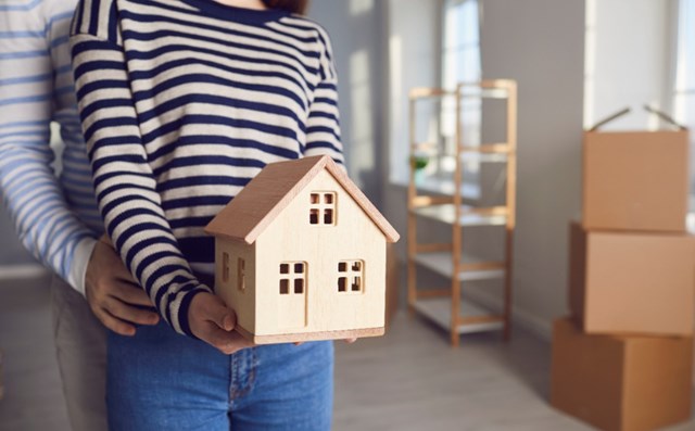 Khi giấc mơ an cư vẫn xa tầm tay người trẻ. &nbsp;
