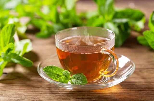 Không chỉ là thức uống thanh mát, trà bạc hà còn là phương thuốc tự nhiên giúp giảm đau dạ dày hiệu quả.
