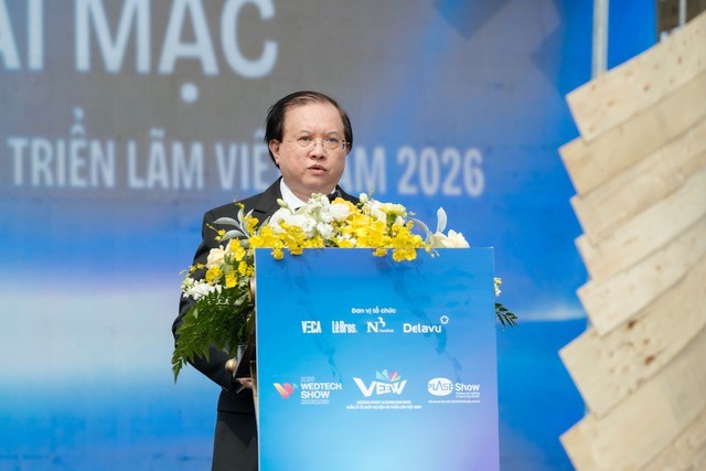 Thứ trưởng Bộ Văn h&oacute;a, Thể thao v&agrave; Du lịch Tạ Quang Đ&ocirc;ng ph&aacute;t biểu tại lễ khai mạc sự kiện. &nbsp;