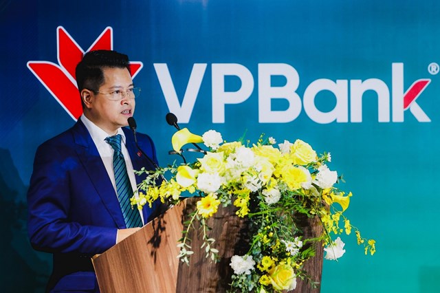 &Ocirc;ng Ng&ocirc; Ch&iacute; Dũng, Chủ tịch HĐQT VPBank, ph&aacute;t biểu tại sự kiện &nbsp;