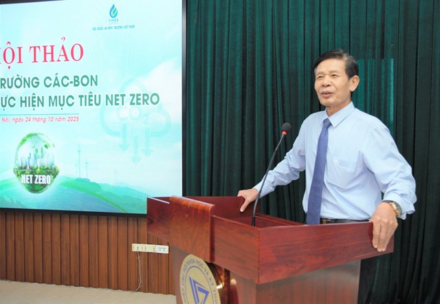 Ông Chu Phạm Ngọc Hiển, Nguyên Thứ trưởng Bộ Nông nghiệp và Môi trường, Chủ tịch Hội Nước và Môi trường Việt Nam phát biểu tại Hội thảo
