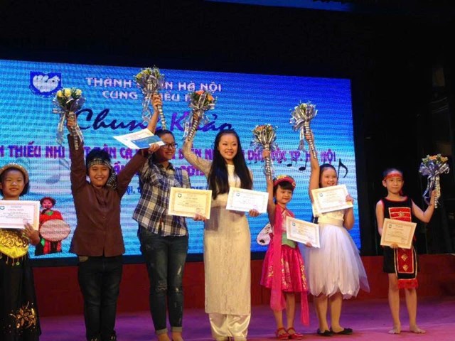 Bảo Châu giành giải nhất cuộc thi Liên hoan hát dân ca và nhạc cụ truyền thống năm 2015  