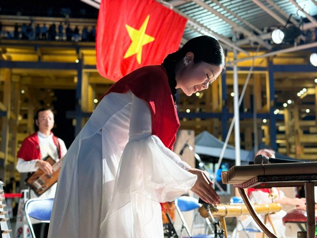 Người trẻ “thổi hồn” vào âm nhạc dân tộc - Ảnh 1