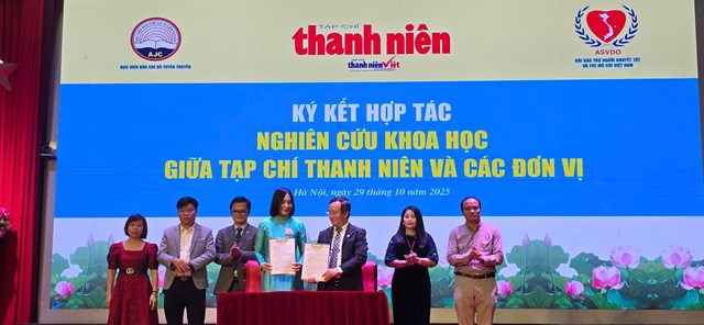 Lễ tổng kết, trao giải cuộc thi viết 'Vượt lên số phận' lần VIII - Ảnh 4