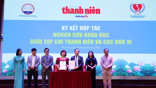 Lễ tổng kết, trao giải cuộc thi viết 'Vượt lên số phận' lần VIII - Ảnh 2