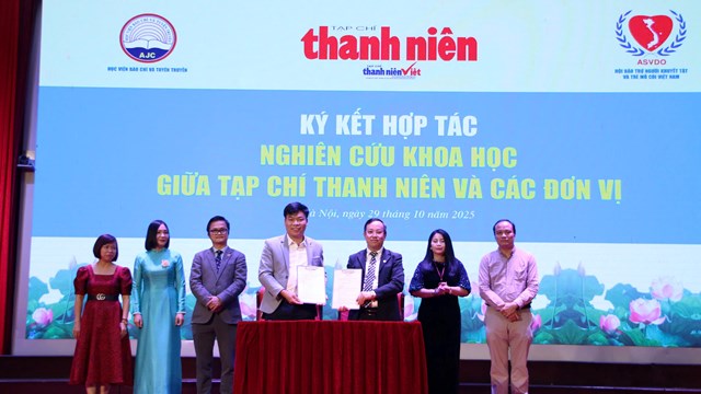 Lễ tổng kết, trao giải cuộc thi viết 'Vượt lên số phận' lần VIII - Ảnh 5