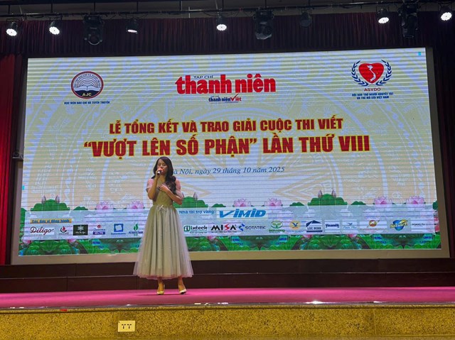 Lễ tổng kết, trao giải cuộc thi viết 'Vượt lên số phận' lần VIII - Ảnh 7