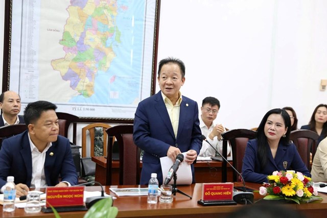 Chủ tịch Điều hành Tập đoàn T&T Group Đỗ Quang Hiển phát biểu tại buổi làm việc  