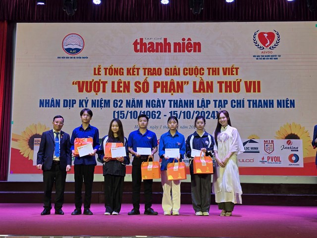 Lễ tổng kết, trao giải cuộc thi viết &#39;Vượt l&#234;n số phận&#39; lần VII - Ảnh 1