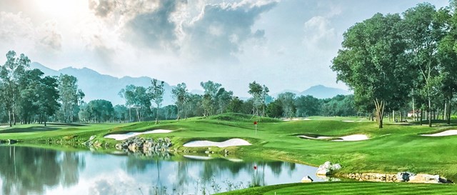 Khung cảnh đẹp như tranh vẽ của nh&agrave; c&acirc;u lạc bộ s&acirc;n g&ocirc;n Legend Hill Country Club &nbsp;