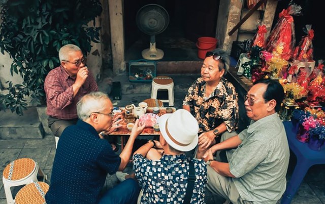 "Ch&egrave; ch&eacute;n" là c&aacute;ch gọi b&igrave;nh dị của người d&acirc;n địa phương khi n&oacute;i về những qu&aacute;n tr&agrave; nhỏ ven đường. Ảnh minh họa