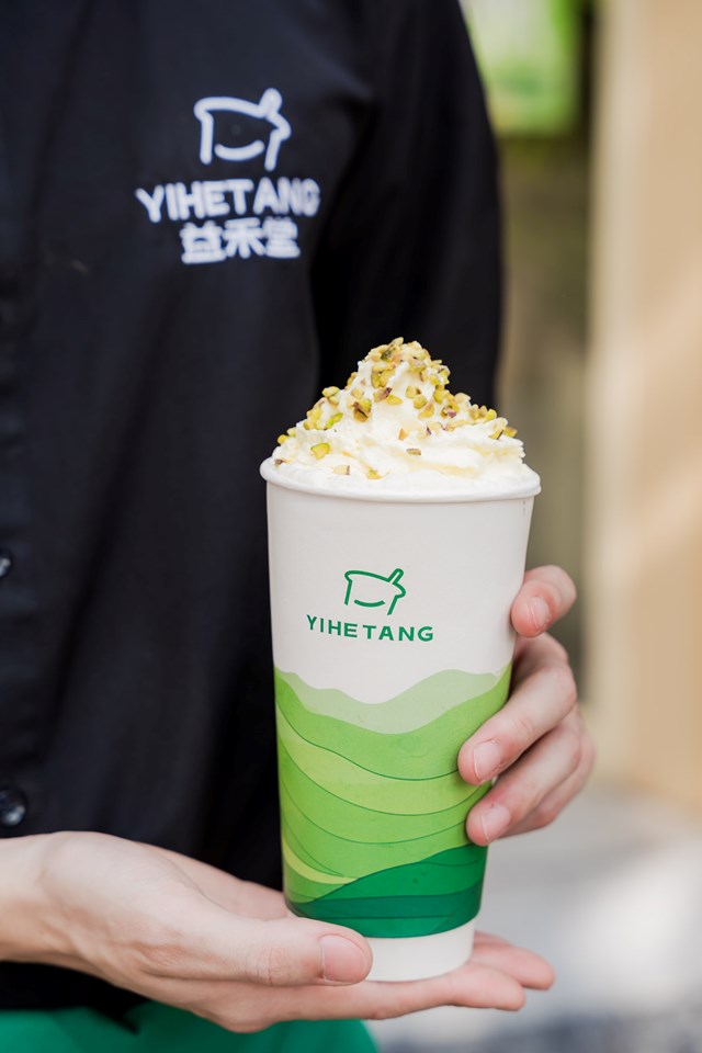 Bạch Lan Hoa của Yihetang tạo điểm nhấn bằng topping hạt dẻ cười (Ảnh: Yihetang) &nbsp;