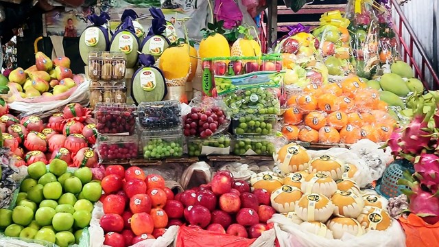 Trái cây ngoại chiếm lĩnh ở  các chợ. Ảnh minh họa