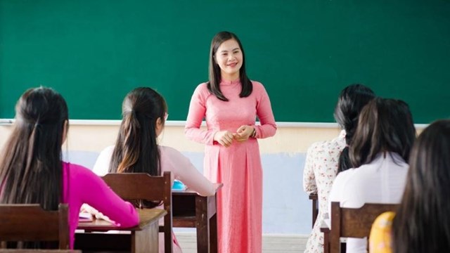 Kỷ niệm Ng&#224;y Nh&#224; gi&#225;o Việt Nam&#160;(20/11): G&#236;n giữ d&#224;nh hiệu người gi&#225;o vi&#234;n nh&#226;n d&#226;n&#160; - Ảnh 1