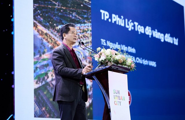 Tiến sĩ Nguyễn Văn Đ&iacute;nh chia sẻ trong khu&ocirc;n khổ sự kiện. (Ảnh: Minh Kh&aacute;nh) &nbsp;