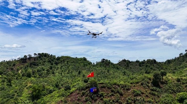 Ban tổ chức ứng dụng công nghệ hiện đại với màn trình diễn 20 máy bay không người lái (drone) trong lễ khai mạc.