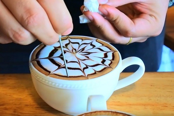 Kh&#225;m ph&#225; nghệ thuật Latte Art trong t&#225;ch c&#224; ph&#234;  - Ảnh 1