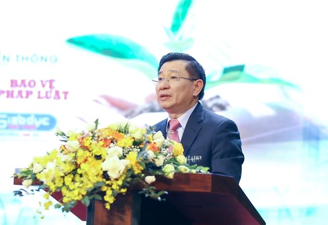 PGS.TS Ho&agrave;ng Anh Huy - Hiệu trưởng trường Đại học T&agrave;i nguy&ecirc;n v&agrave; M&ocirc;i trường H&agrave; Nội ph&aacute;t biểu tại buổi Lễ