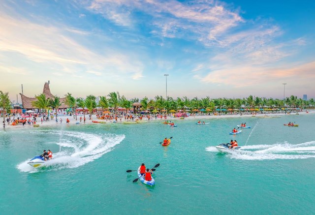 Vị tr&iacute; &ocirc;m trọn VinWonders Water Park mang lại chất sống nghỉ dưỡng đẳng cấp v&agrave; cơ hội kinh doanh đa dạng cho biệt thự tứ lập &Aacute;nh Dương &nbsp;