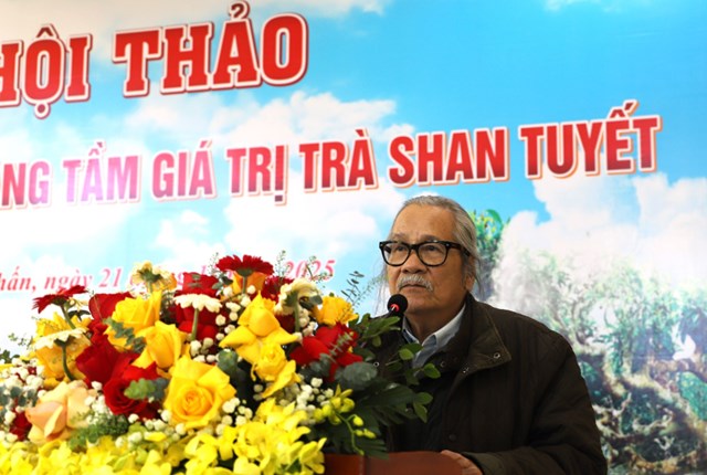 Ông Lê Huy Cường - Thành viên Hội đồng Cây Di sản (Hội Bảo vệ thiên nhiên và môi trường Việt Nam) phát biểu tại hội thảo.