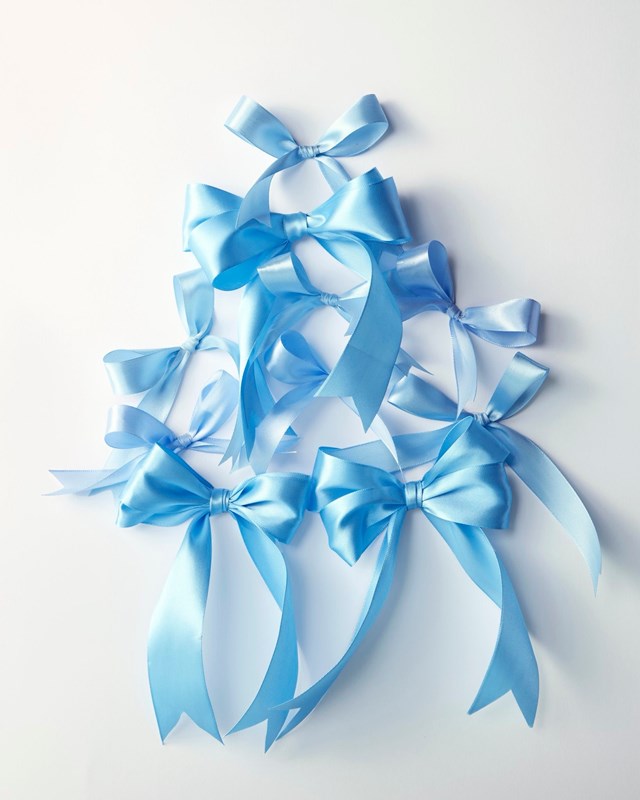 Chiếc nơ gi&aacute;ng sinh cũng được Gongcha cho v&agrave;o họa tiết của chiếc ly đặc biệt, tượng trưng cho sự gắn kết, những m&oacute;n qu&agrave; v&agrave; lời ch&uacute;c ph&uacute;c trong m&ugrave;a lễ hội