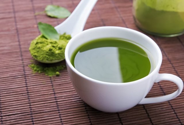 Trà xanh matcha, không chỉ mang đến hương vị đặc biệt mà còn chứa nhiều hợp chất polyphenol có lợi.